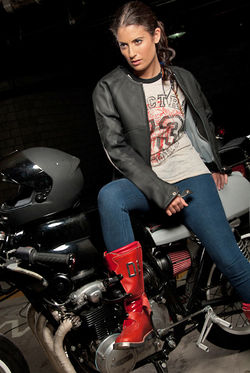 Lauren Sierra Spectre Model