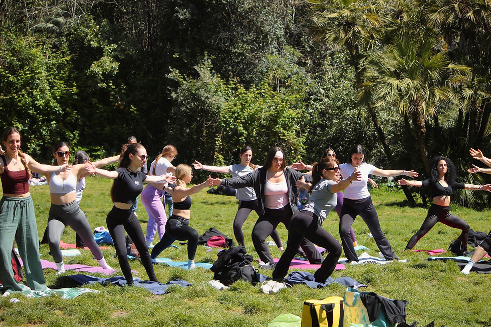 LACE WOMEN YOGA SESSION 6
