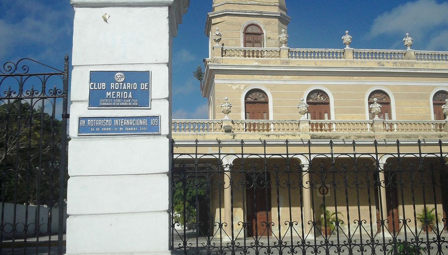 Casa_de_la_Amistad,_Mérida,_Yucatán_(02)_edited.jpg