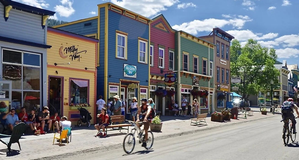 photo of the town of Crested Beaut
