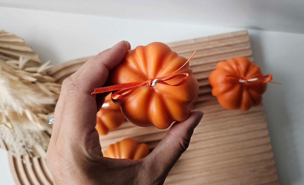 Thumbnail: Pumpkin Shaped candle