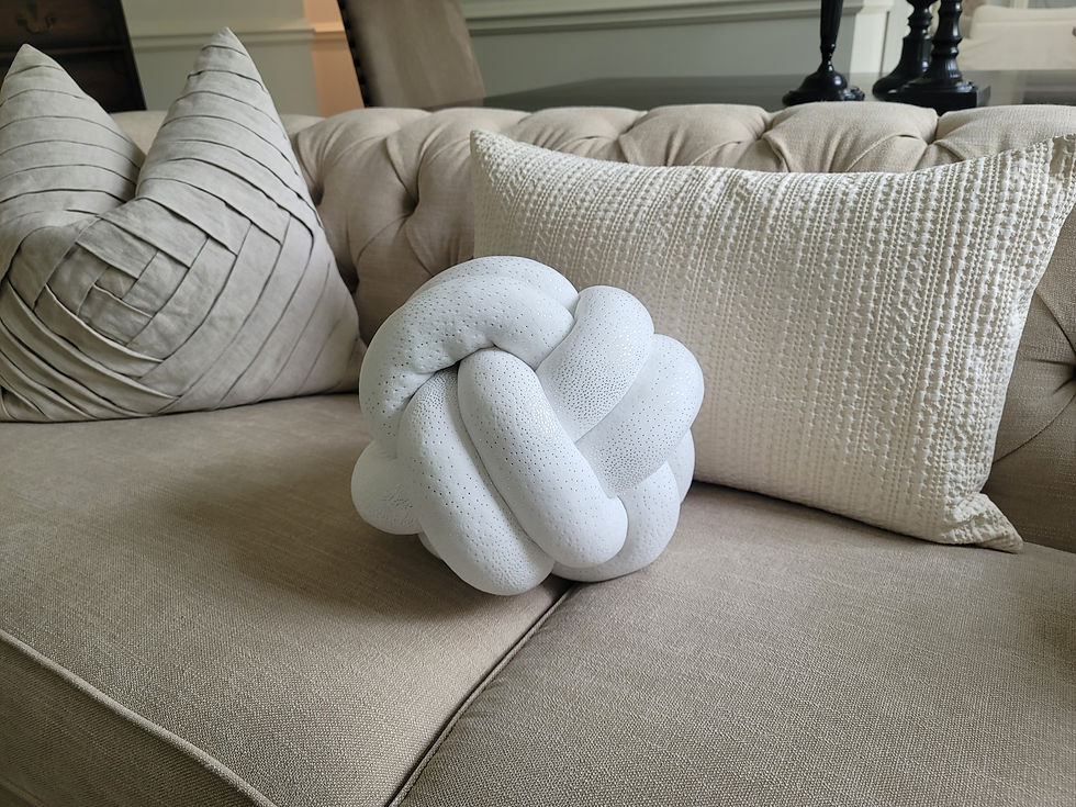 Thumbnail: knot pillow in ball shape 2 lines