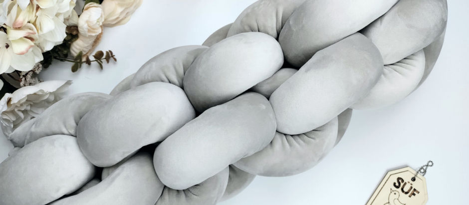 What is a Bolster Pillow and How Can It Improve my Sleep?