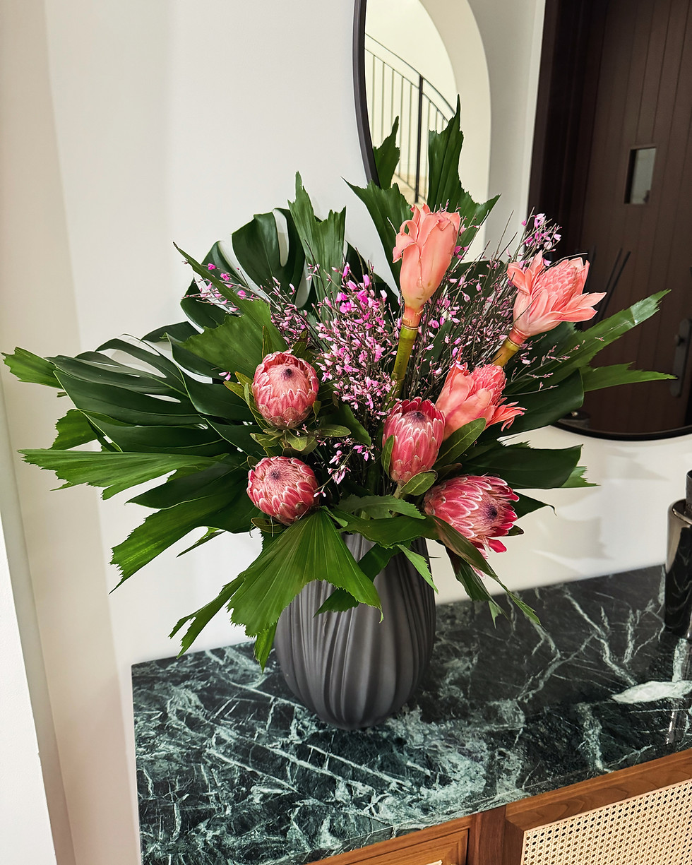 Thumbnail: Fresh Flowers Arrangements - vase