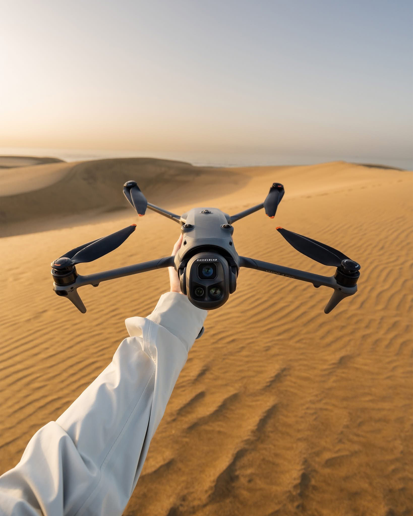 DJI Mavic 4 Pro Creator Combo (RC Pro 2)
