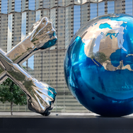 XO WORLD Project: 'XO WORLD'
2021
stainless steel, anodized paint
18'H x 24'W x 13'D
1 World Trade Center