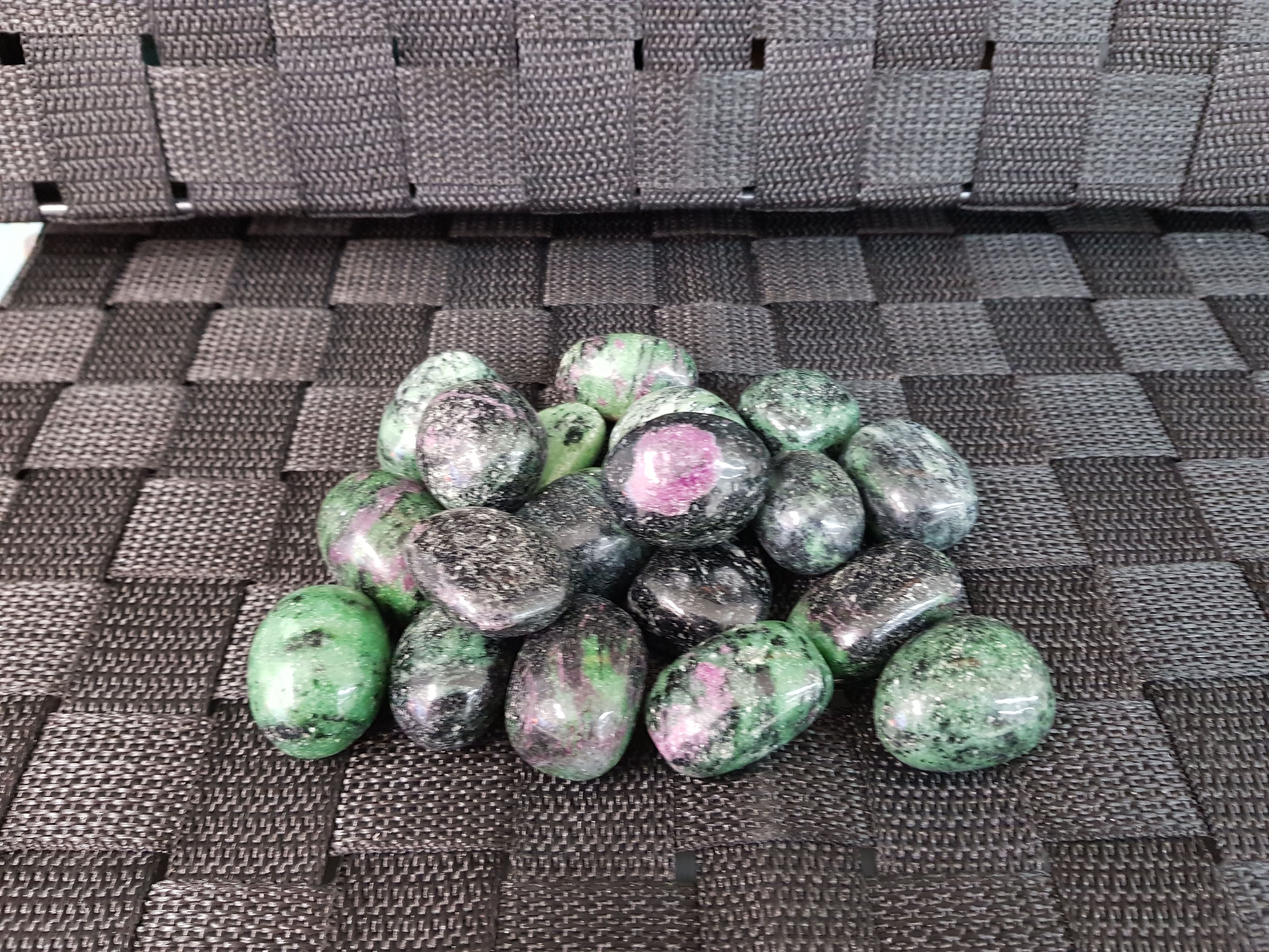 Zoïsite à Rubis / Anyolite - 3 / 4 cm