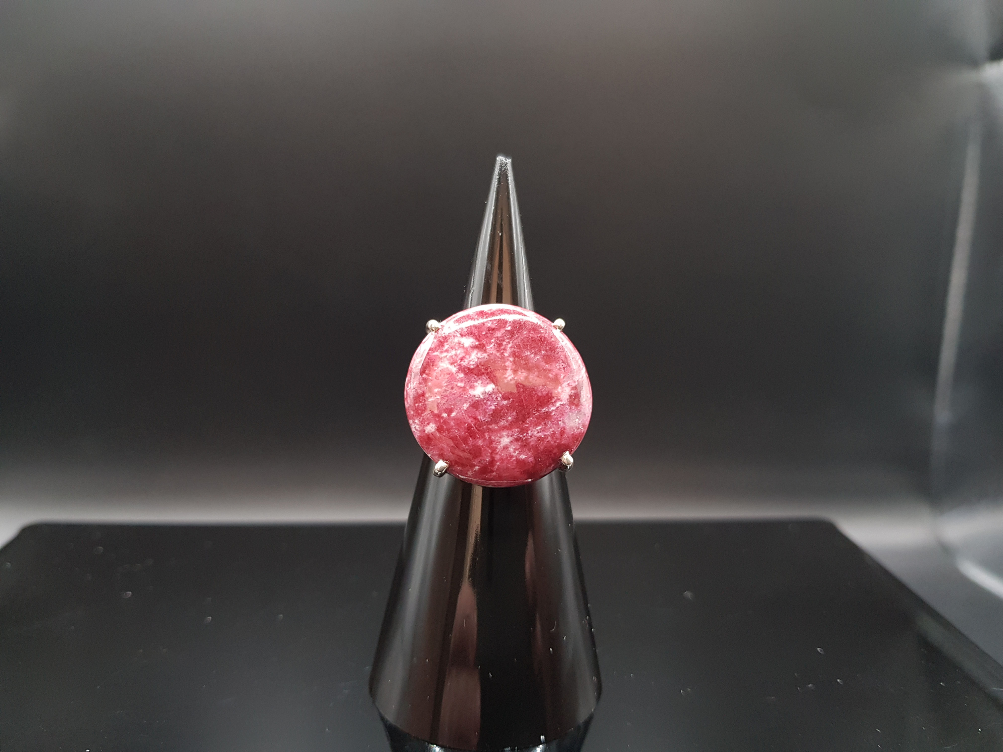 Thulite