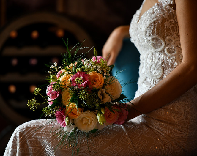 portret mlade u vinskom podrumu, bidermajer, fotografisanje mladenaca