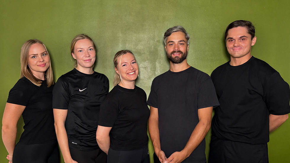NapraWealth-asiantuntijat-naprapaatti-hieroja-fysioterapeutti-osteopaatti_edited.jpg
