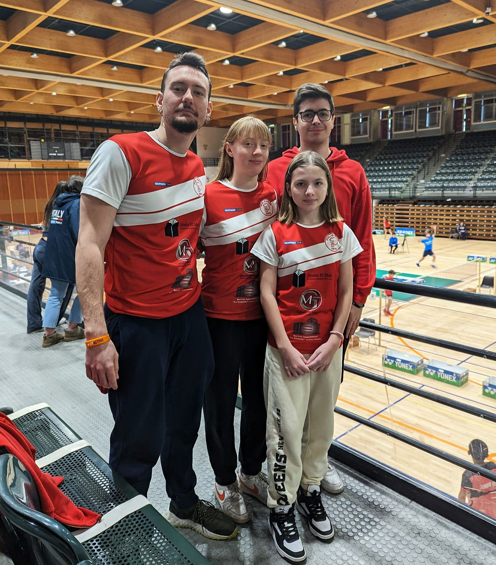 Poldinova Badminton brianza - Il coach Marco Valentino coi nostri atleti