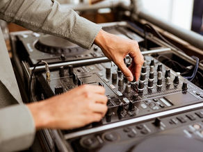5 tips over het kiezen van de juiste bruiloft DJ