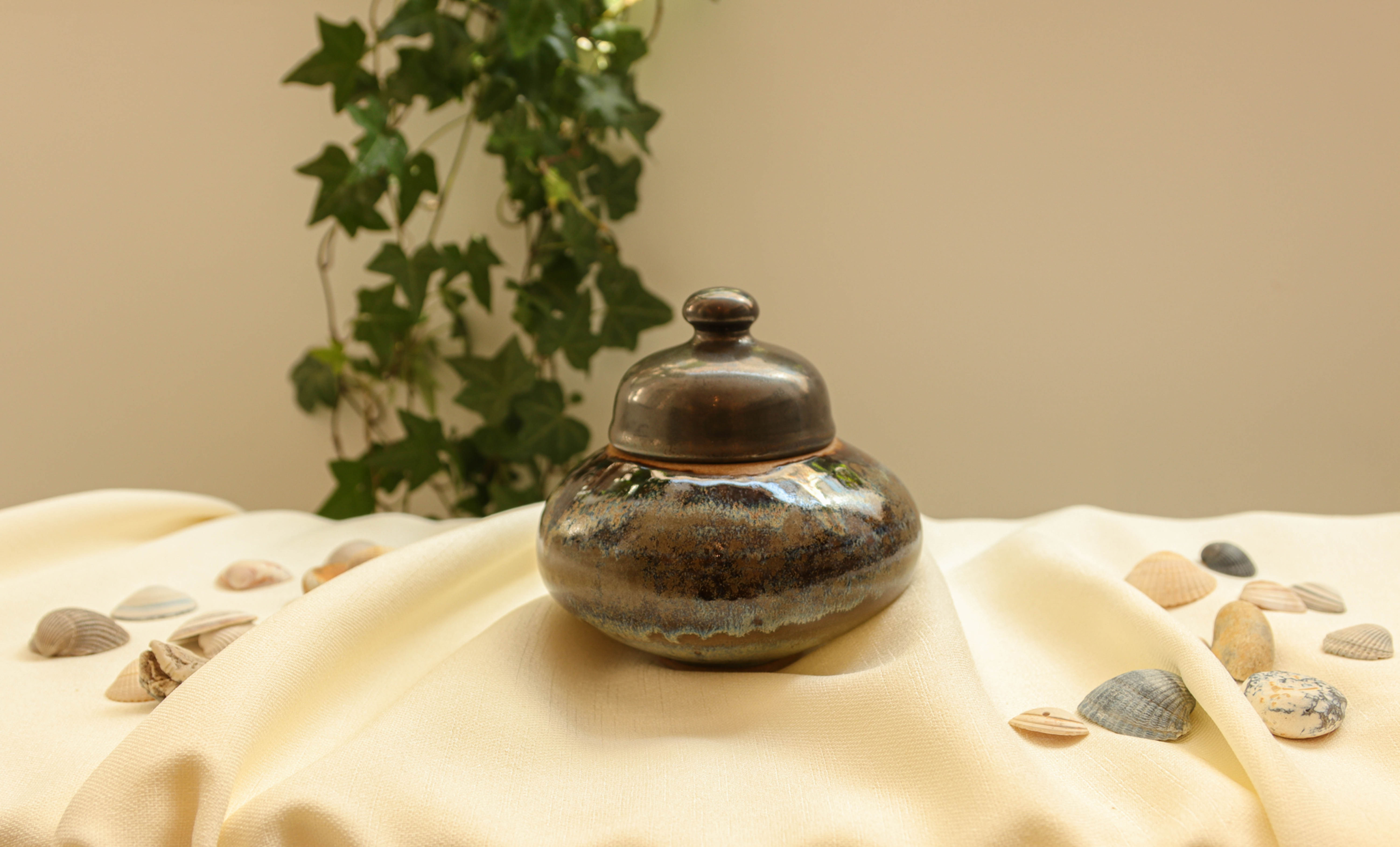 The Gold Jar from the Ocean