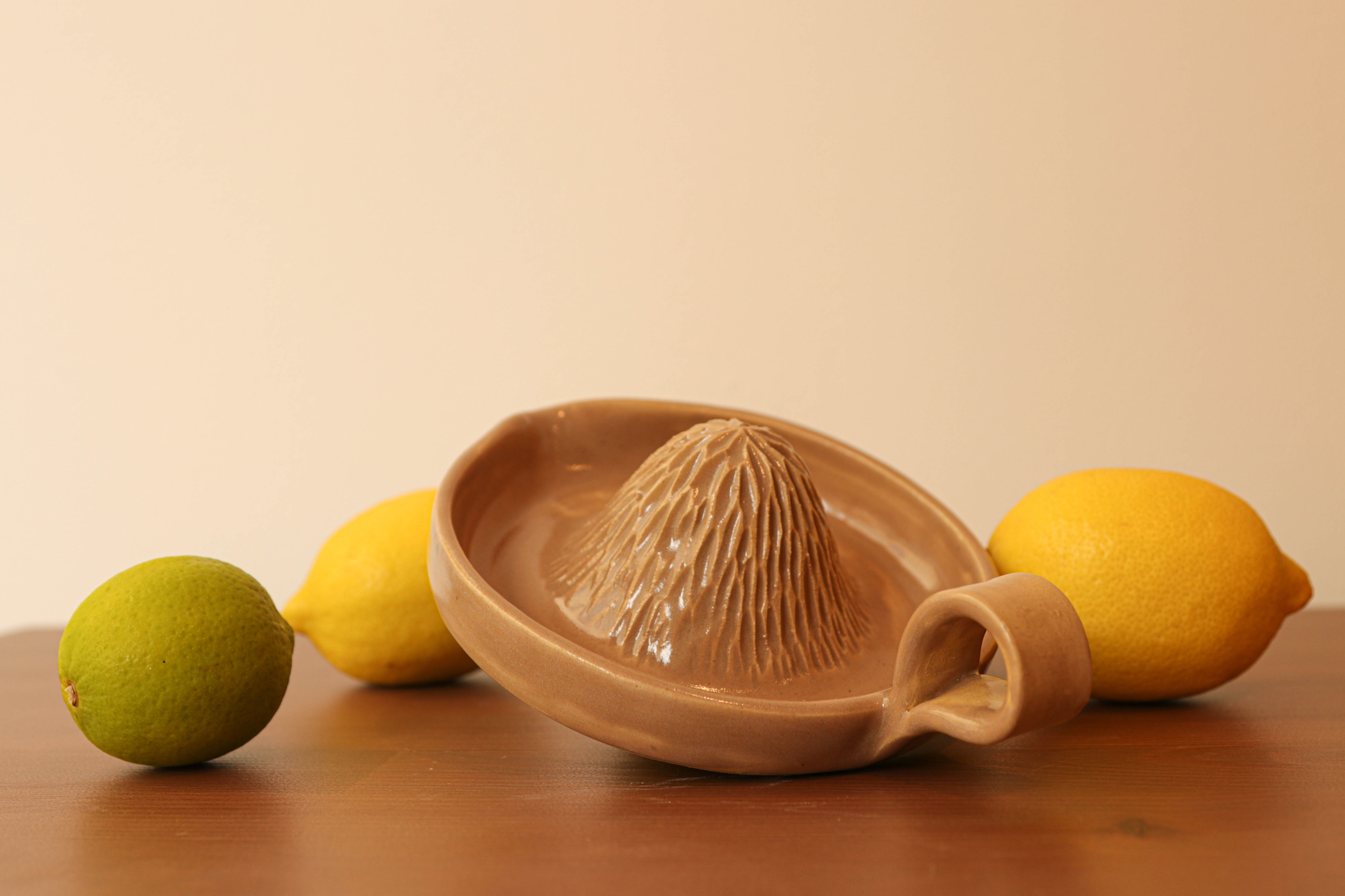 Mountain Breeze Citrus Squeezer - Pinkish Beige