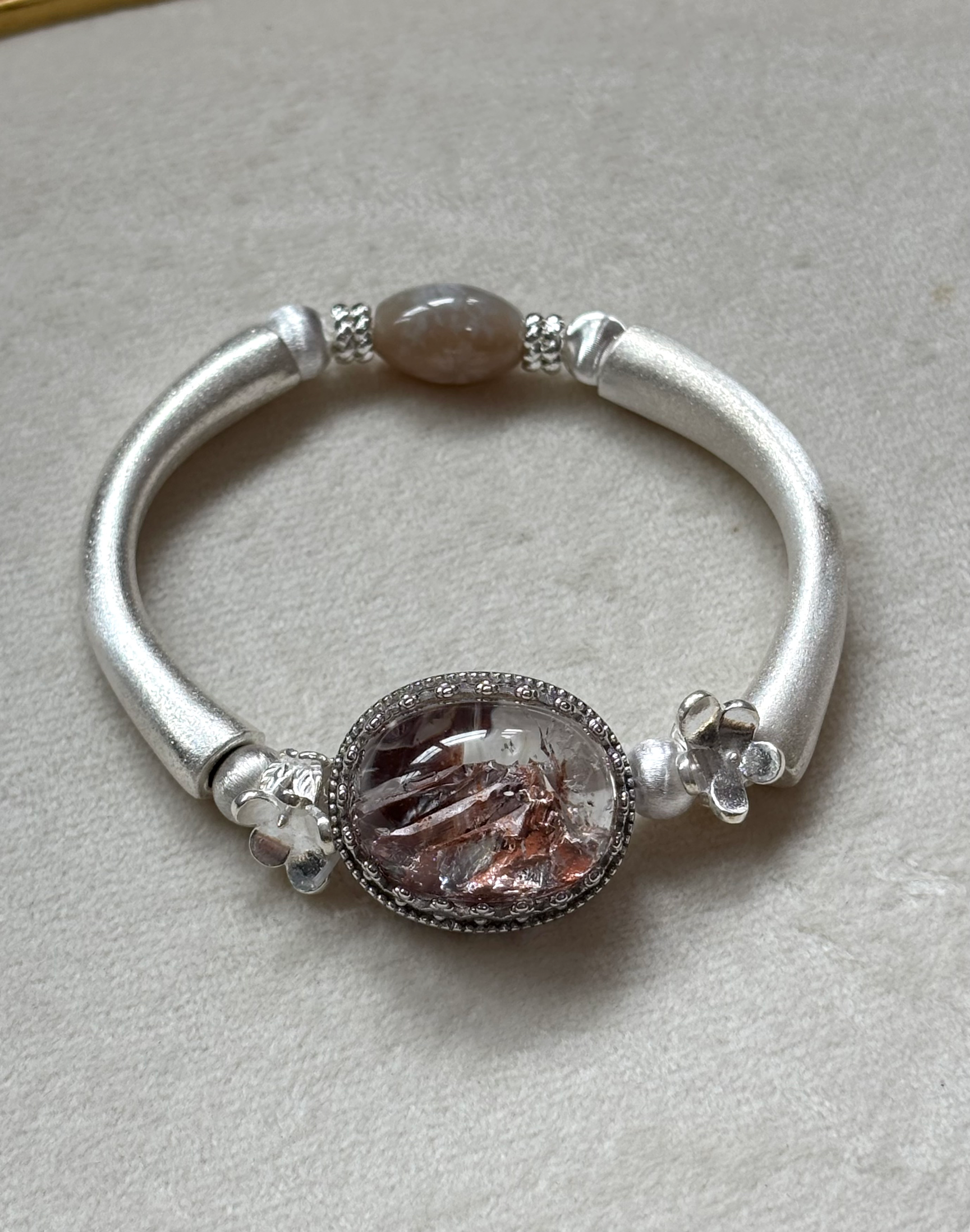 Skeletal Quartz – The Crystal of Rebirth