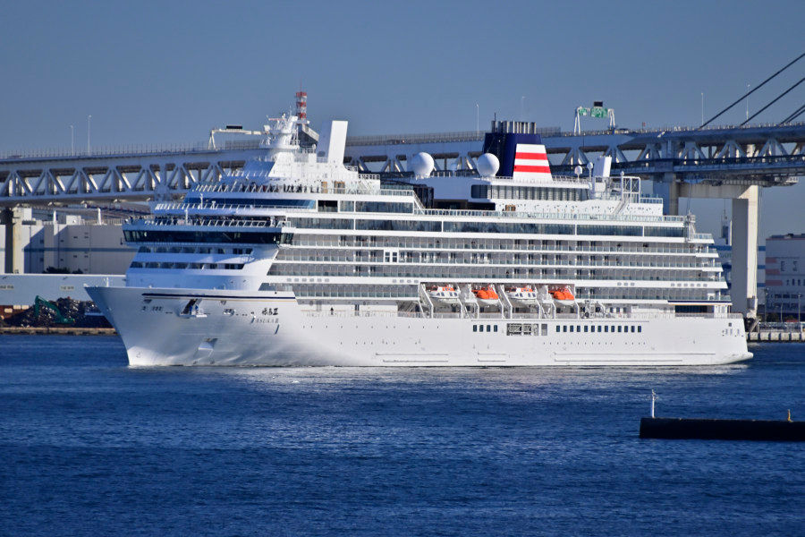 飛鳥Ⅲ 横浜港に帰港(1)