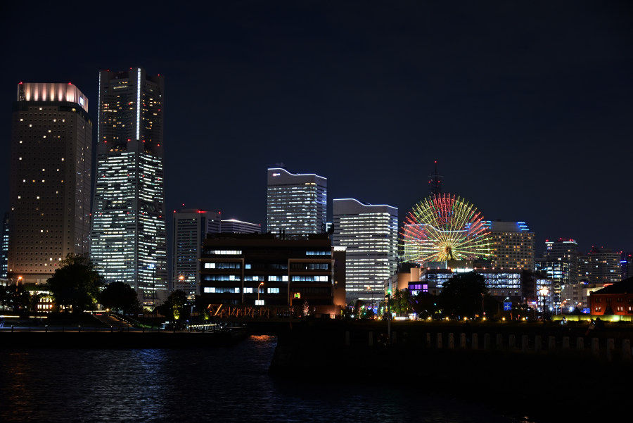 海越しのみなとみらい