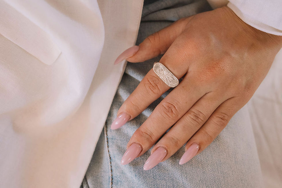 תמונה ממוזערת: טבעת בגונביליה