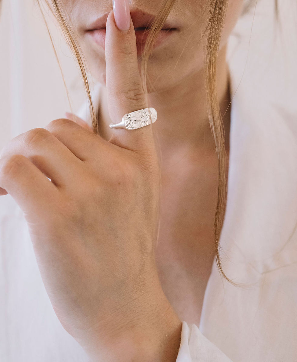 תמונה ממוזערת: טבעת בגונביליה