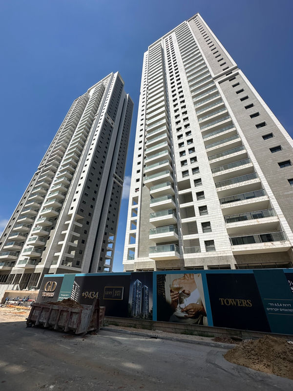 תמונת בניין - פסגה