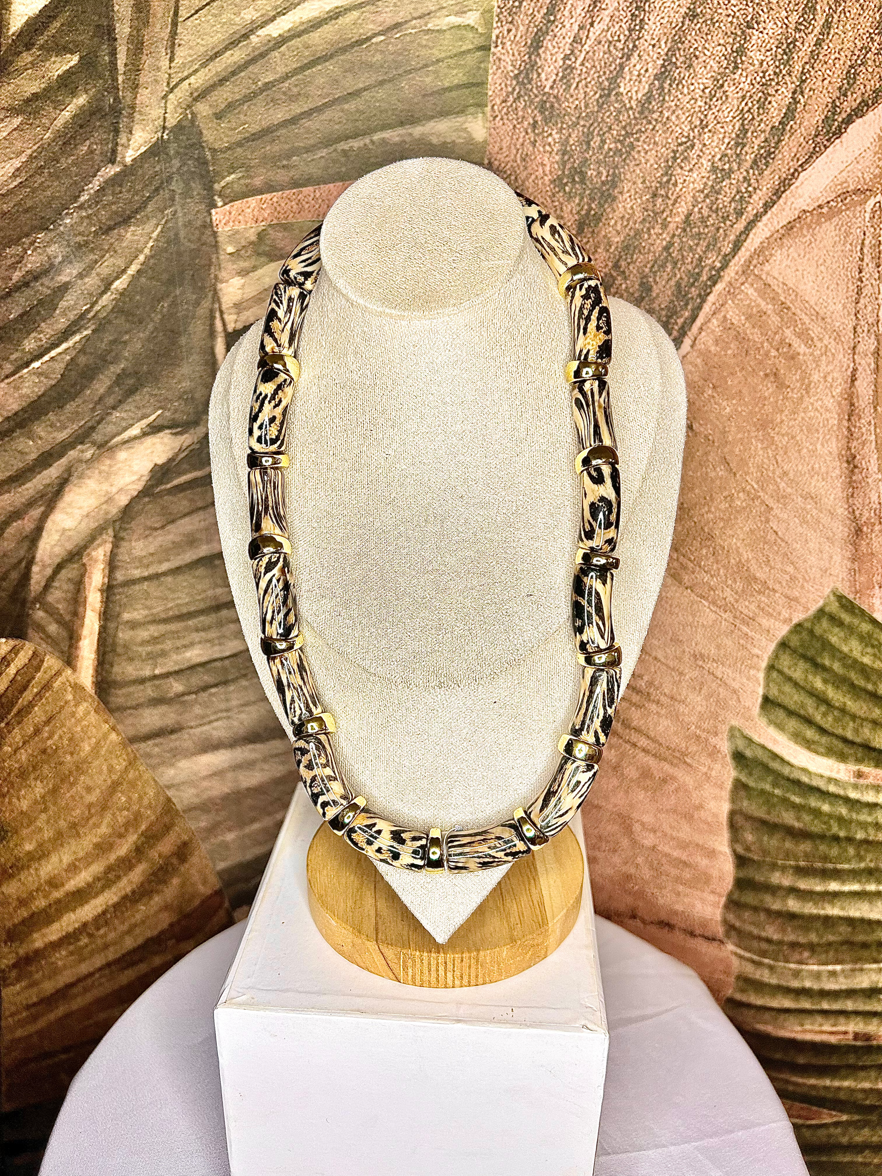 Collar Africa