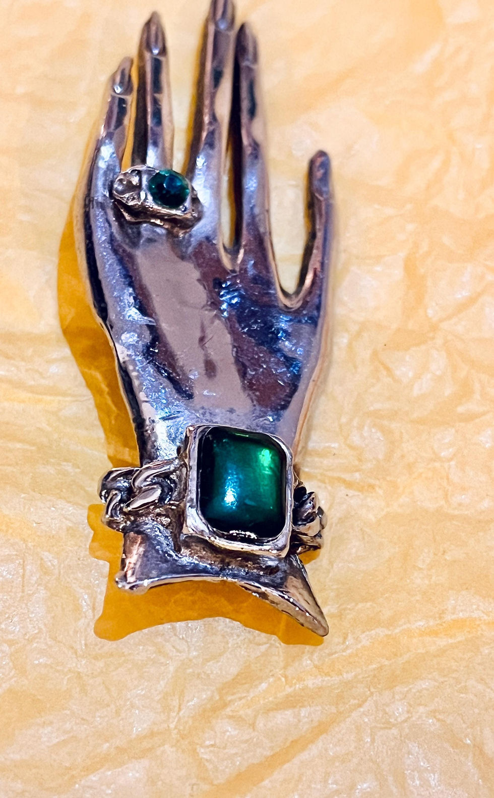 1930s Sterling Silver Feminine Art Deco Jewelled Victorian Style Hand Pin Brooch