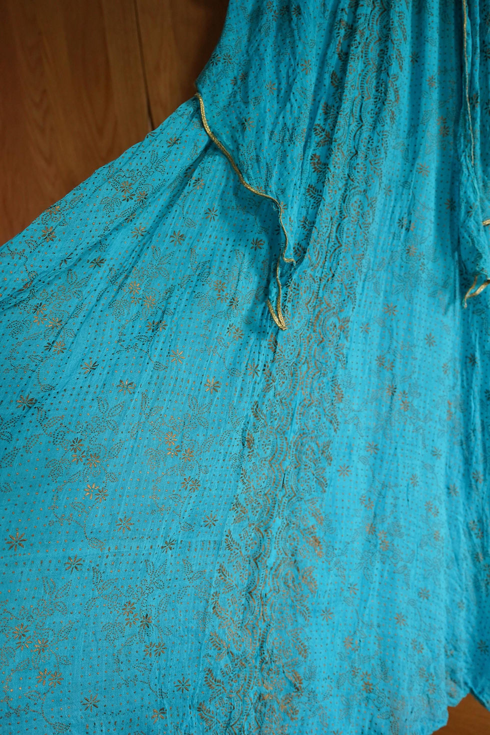 섬네일: 1970s Ayesha Davar Indian Gauze Cotton Butterfly Wing Goddess Maxi Dress
