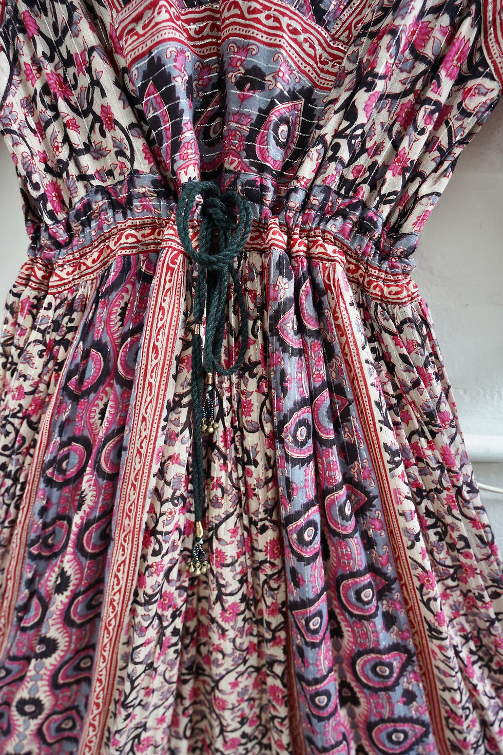 Miniatura: 1970s Indian Gauze Cotton Boho Festival Dress – Sparkly Floral Print Hippie Mid