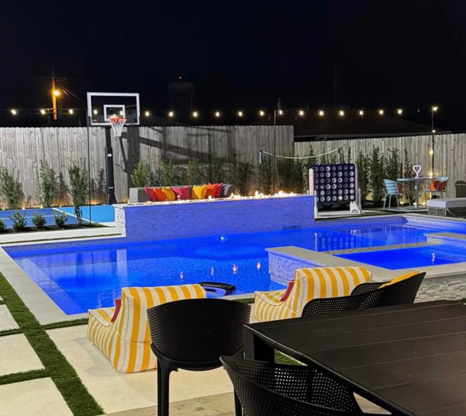 Swimming pool