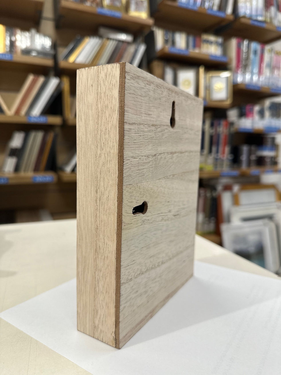 תמונה ממוזערת: בלוק עבה איכותי עם מסגרת מעץ