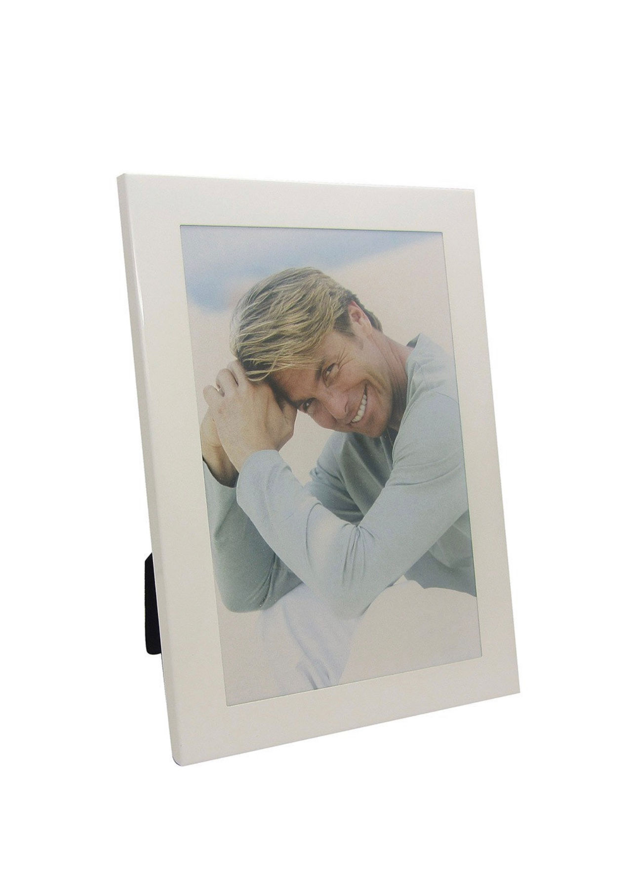 מסגרת מתכת בצבע לבן