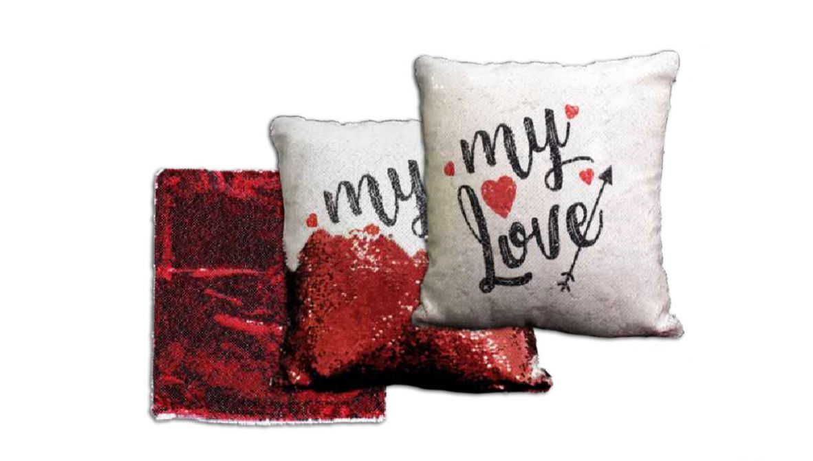 הדפסה על כרית ריבוע סאטין עם פייטים אדומים