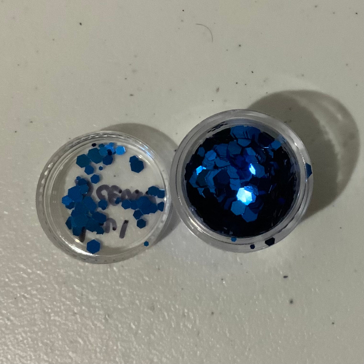 Azul oscuro
