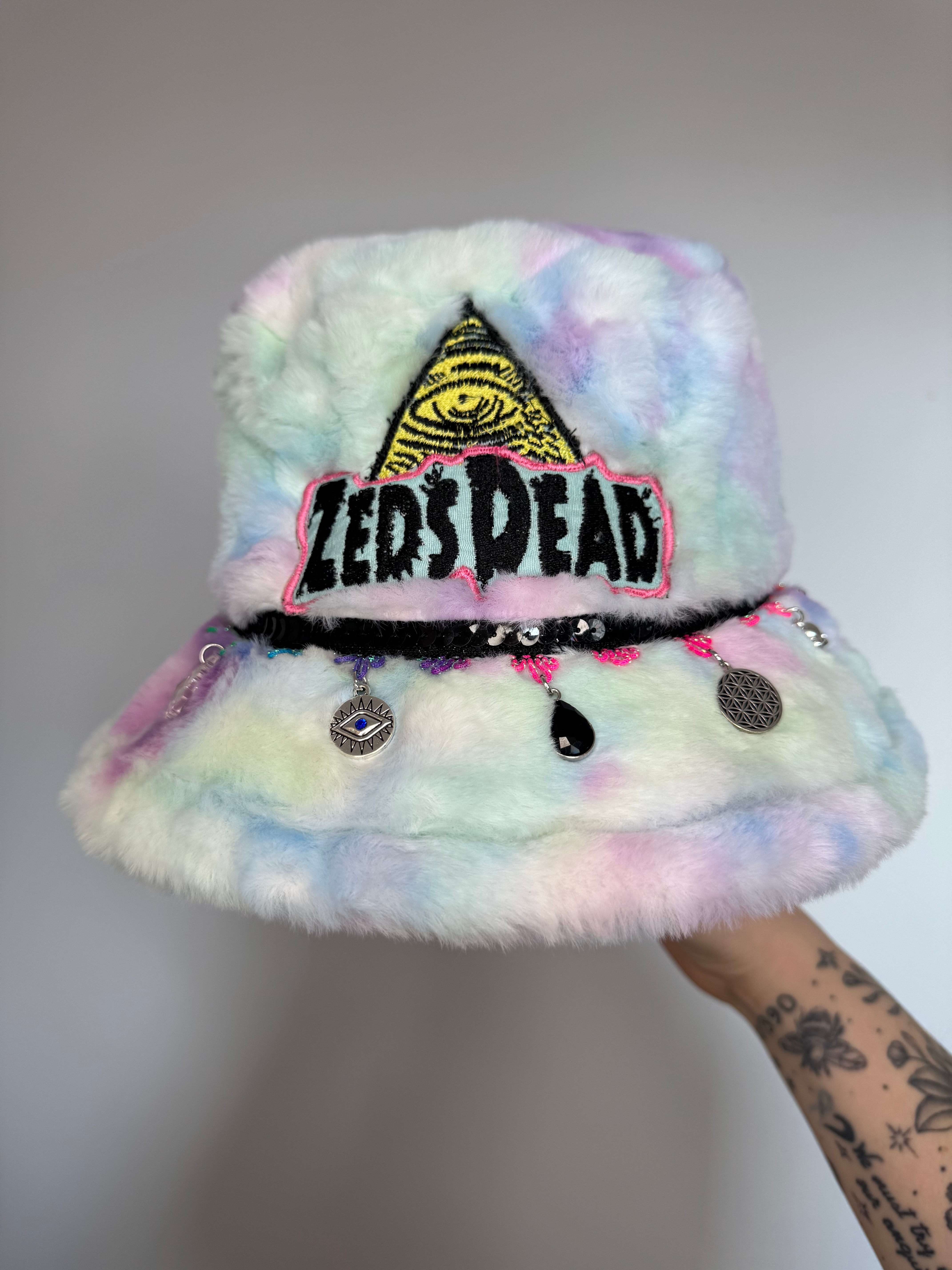 DJ ZEDS DEAD INSPIRED BUCKET HAT 