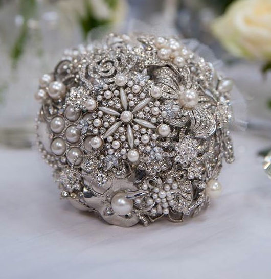 ALTERNATIVE BOUQUETS