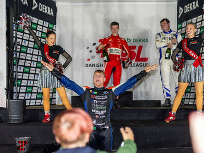 Alex Maansen tog følelsesladet Night Race-sejr