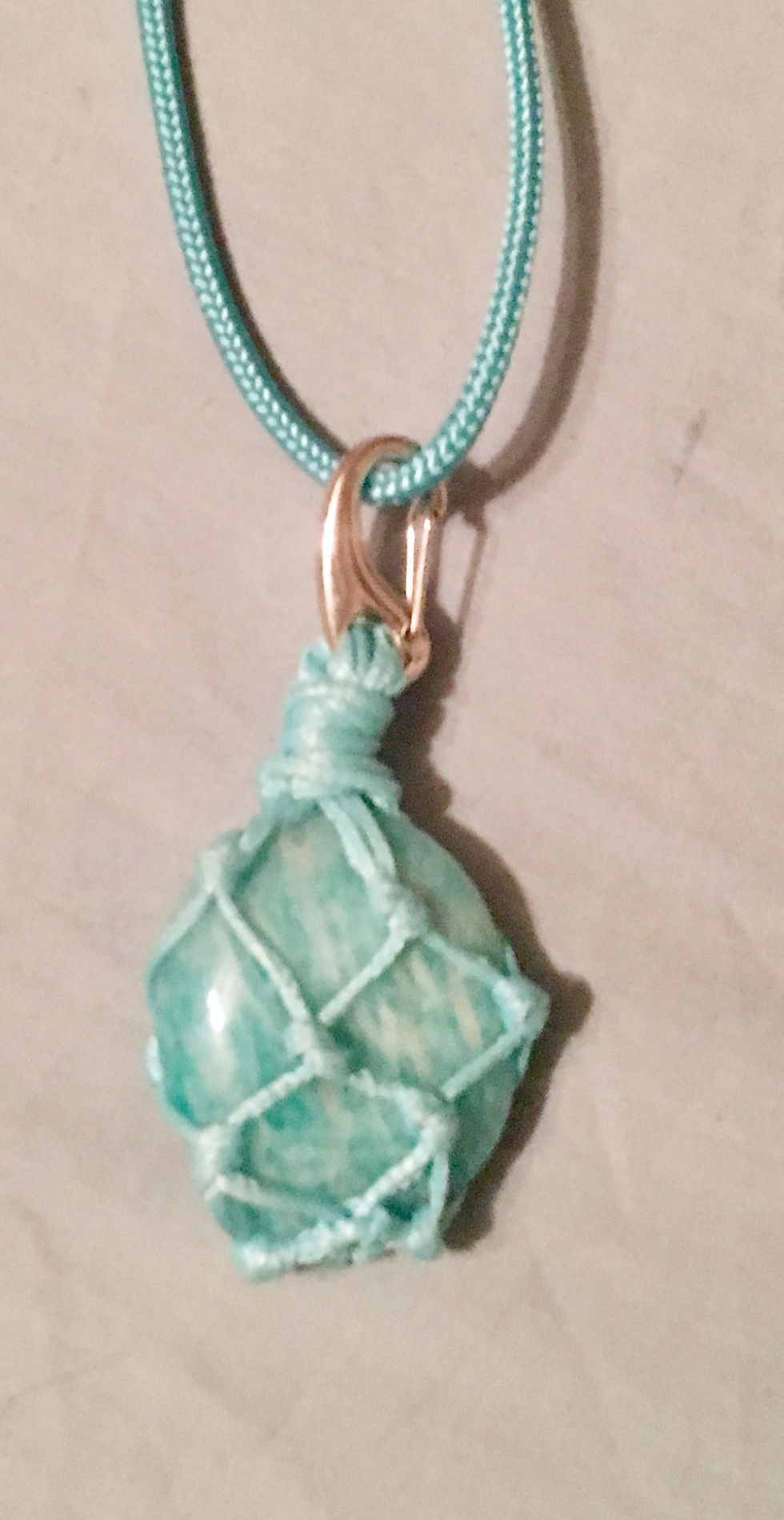 pierre précieuse pour chien, pierre thérapeutique pour chien, lithothérapie pour chien, cristaux pour soigner, pierre pour gu