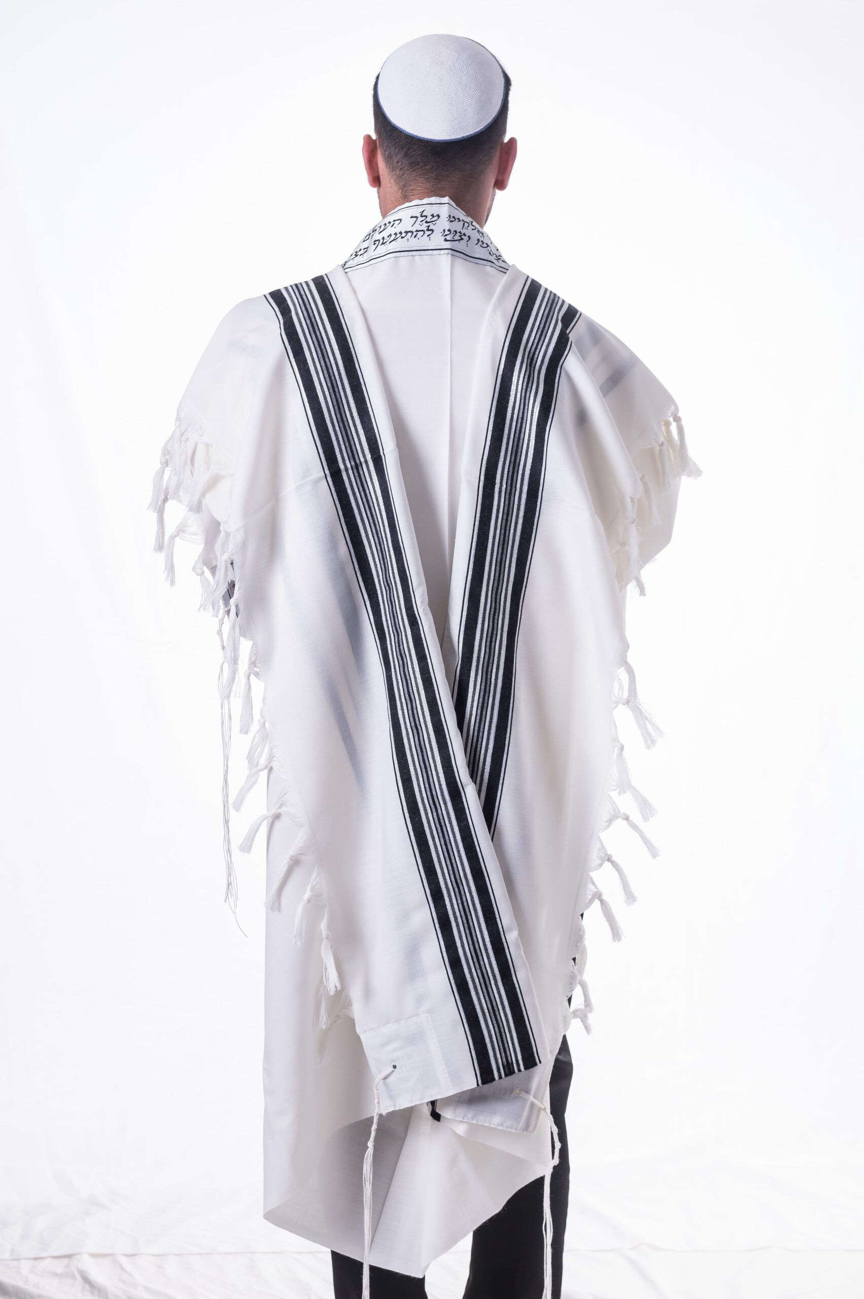 טלית צמר מהודרת פסים שחורים