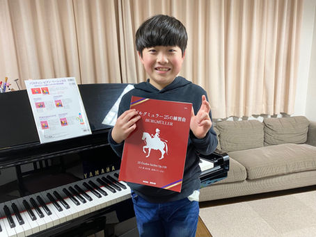 ブルグミュラーに入りました。