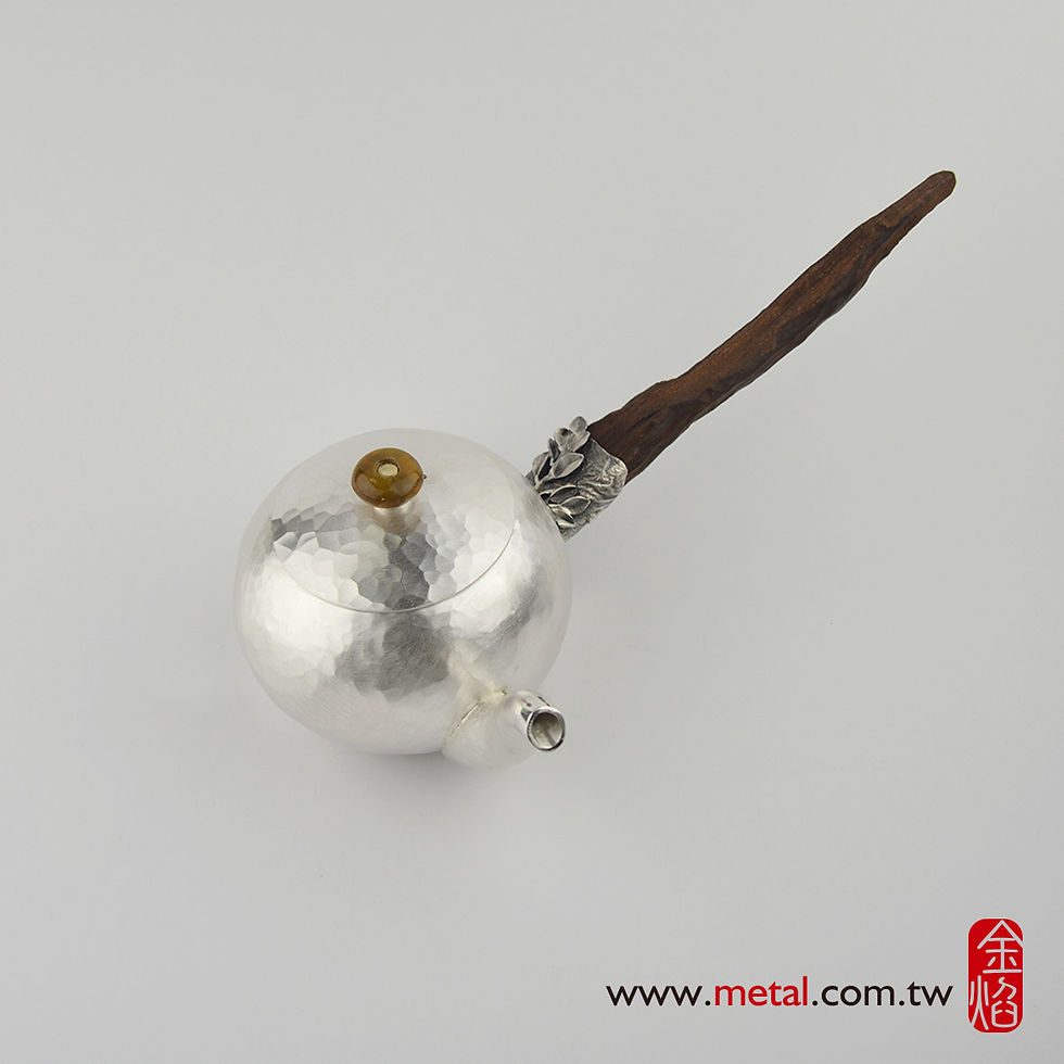Thumbnail: (1918) 小側把-黃連木小側把虎眼鈕