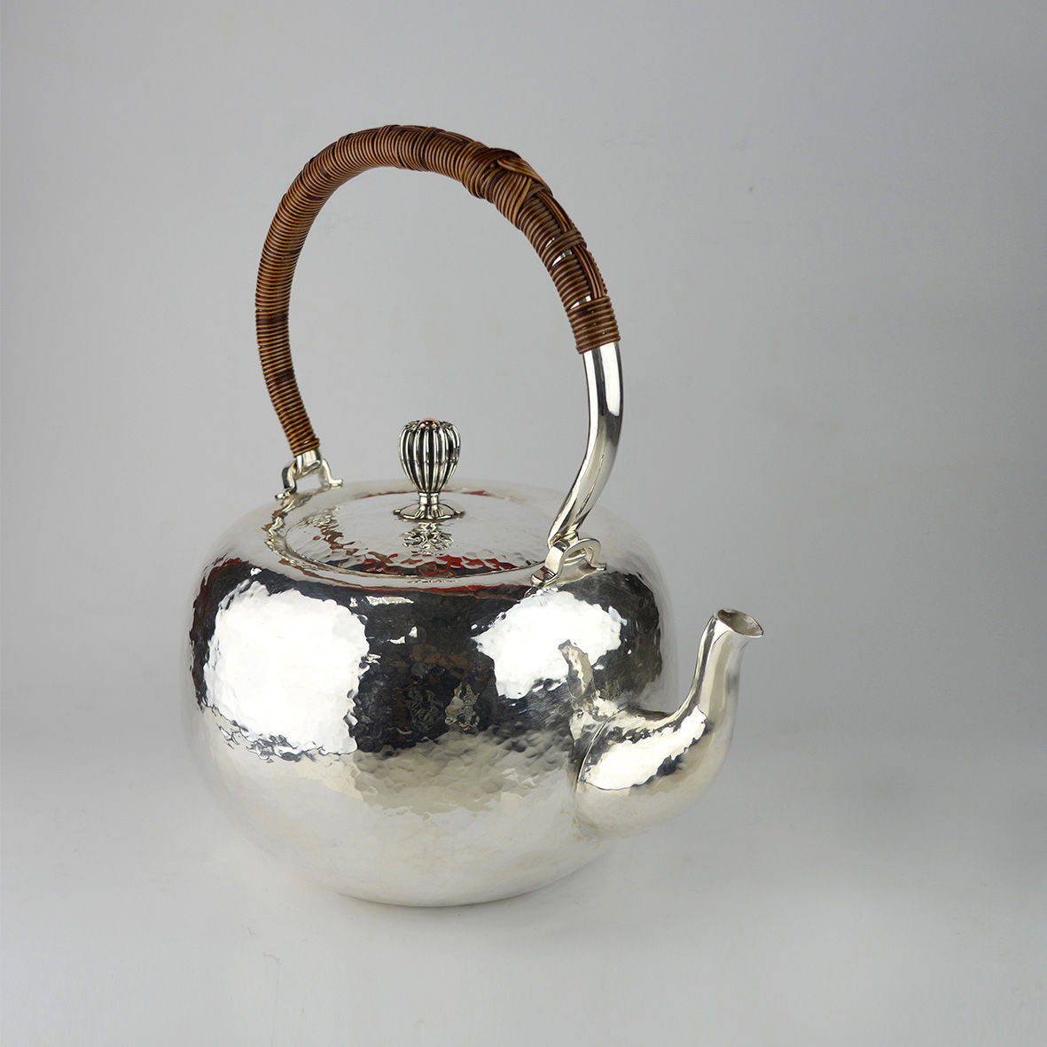 (1805) 籐編提樑-蘋果形大煮水壺