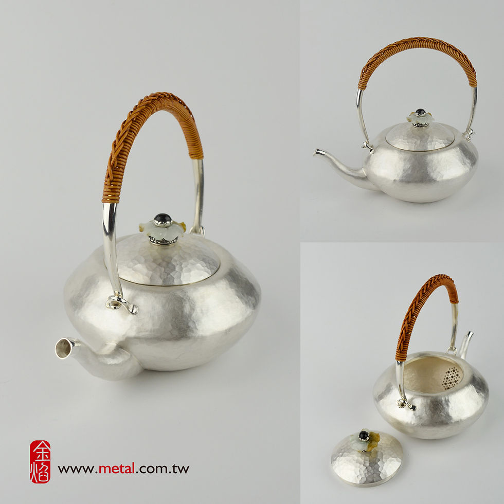 Thumbnail: (1804) 籐編提樑-玉花片鈕