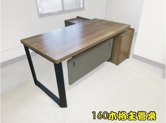 縮圖：二手主管桌.L桌.160木格主管桌.只賣7500元