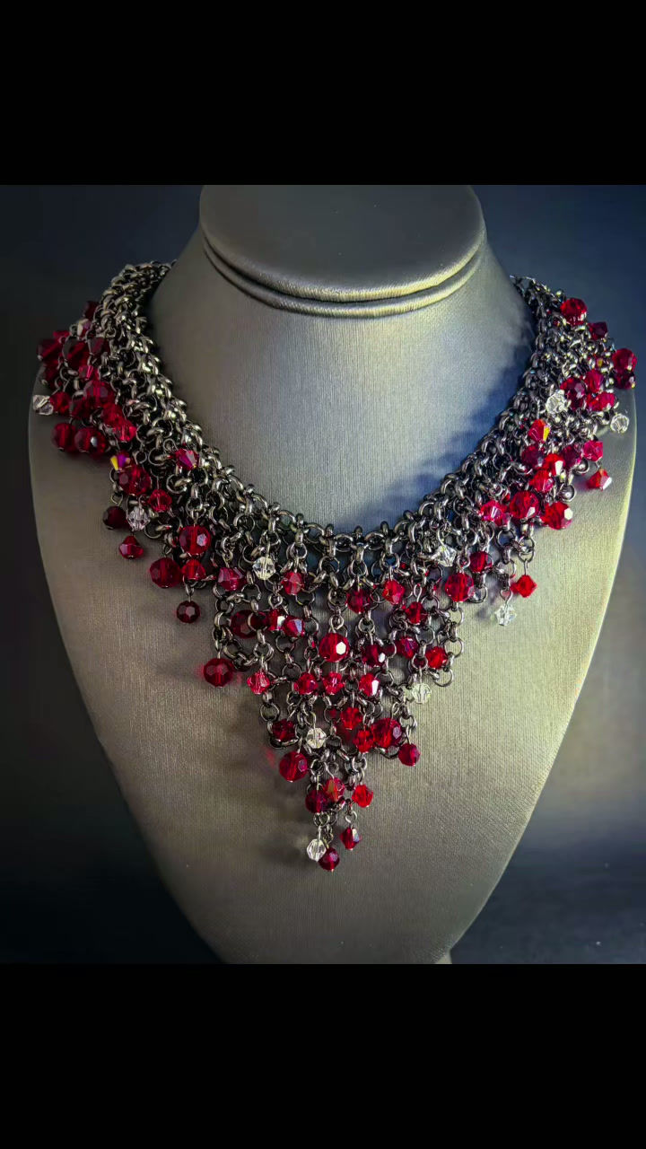 The Moment Collar