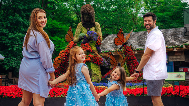 Bloom, Bites, and Family Memories: A Mom’s Guide to Dollywood’s Flower & Food Festival 2025