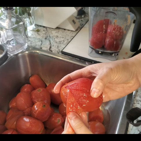 Removing core side of tomato