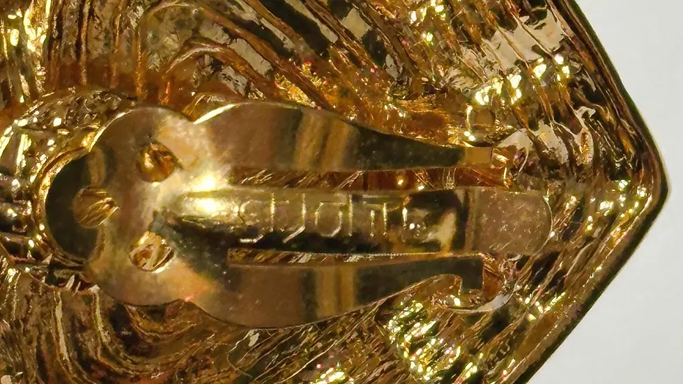 Hình thu nhỏ: NEW ST. JOHN Knits Vintage Clip On Heart Earrings 22K Gold Plated Black Signed