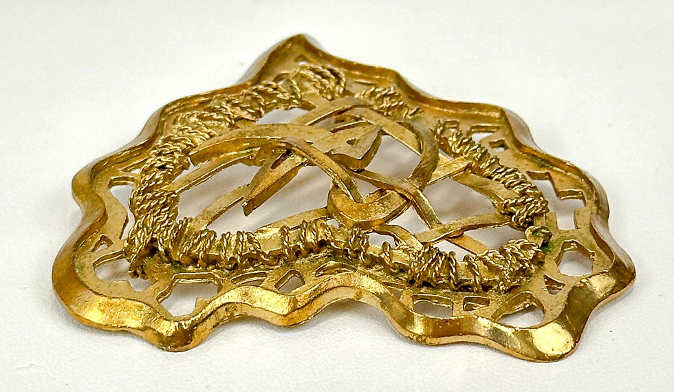 縮圖：Vintage CHRISTIAN LACROIX Gold Brooch Pin Cut Out Heart 1990s Large RARE