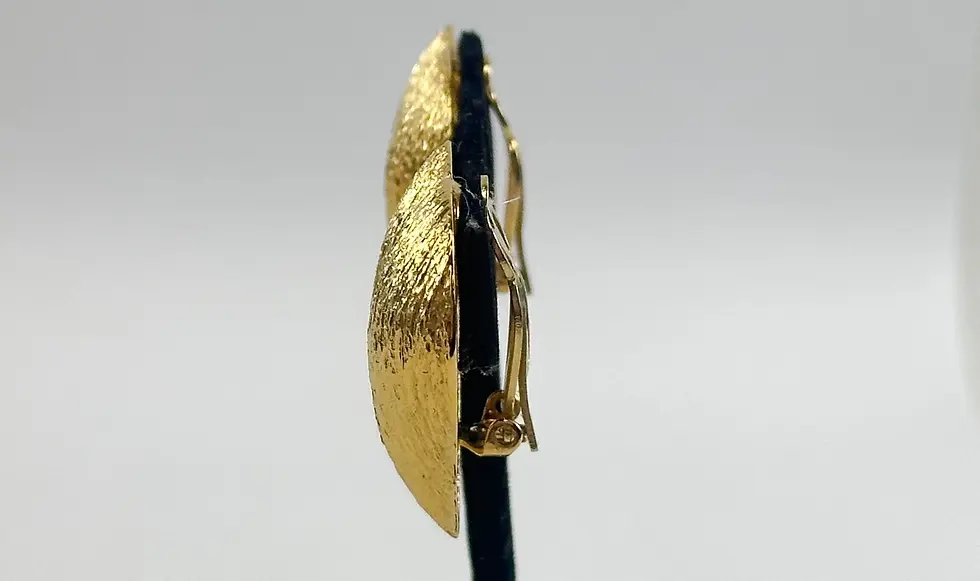 縮圖：ST. JOHN Knits Vintage Gold Clip On Heart Earrings 22K Gold Plated Signed