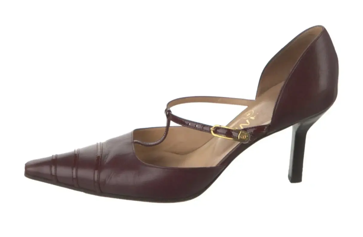 CHANEL Leather Pointed Toe Pumps 38. 5 7.5 US Burgundy Gold Buckle